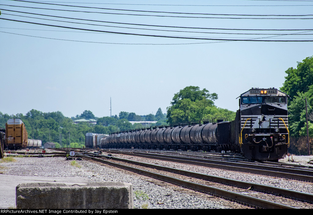 NS 4457 brings up the rear of 143 as it enters Danville Yard 